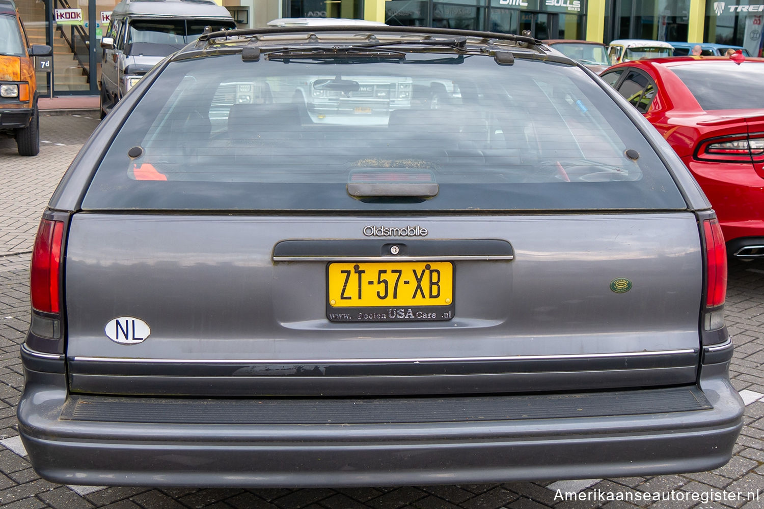 Oldsmobile Custom Cruiser uit 1991